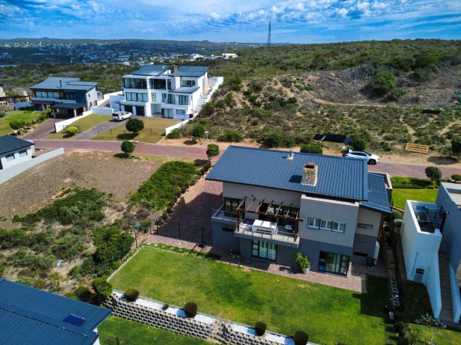 5 Bedroom Property for Sale in Stilbaai Oos Western Cape